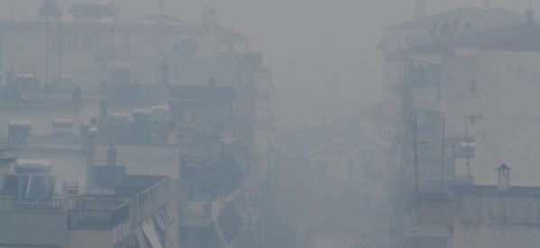 ΦΥΣΑΕΙ ΚΟΝΤΡΑ προς Λάππα: Υπάρχει και στα Τρίκαλα αιθαλομίχλη