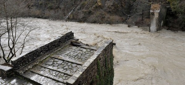 Τζουμέρκα: Ξεκίνησαν οι εργασίες για την αναστήλωση του γεφυριού της Πλάκας