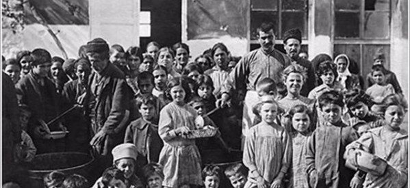 1922 – Όταν οι πρόσφυγες συνάντησαν τους γηγενείς