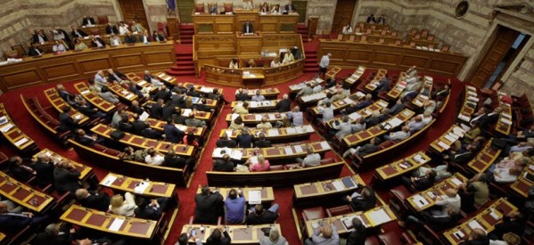 Βαθύ ρήγμα στην κυβέρνηση: 47 οι απώλειες , Με 222 «ναι» υπερψηφίστηκε επί της αρχής το Μνημόνιο – 64 τα «όχι» – 11 τα «παρών»