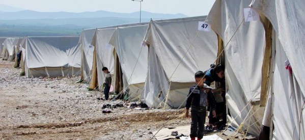 Τρίκαλα – Γάλατα για παιδιά και είδη ανάγκης για τους πρόσφυγες στο Κουτσόχερο