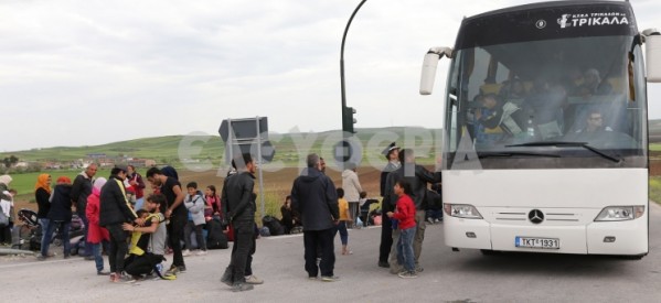Έφυγαν οι πρόσφυγες από το Κουτσόχερο , άνοιξε ο δρόμος