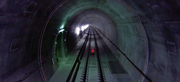 Ελβετία: Ανοίγει το μεγαλύτερο σιδηροδρομικό τούνελ στον κόσμο. Δείτε το βίντεο.