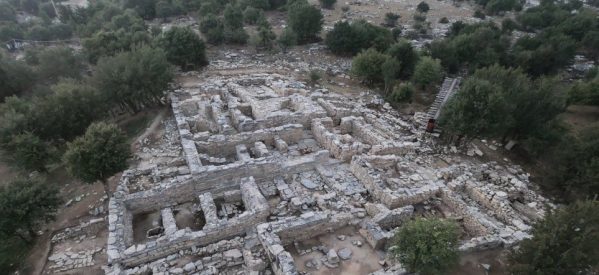 Σπουδαία ανακάλυψη στην Κρήτη: Στο φως μινωικό ανάκτορο σμιλεμένο σε βράχο