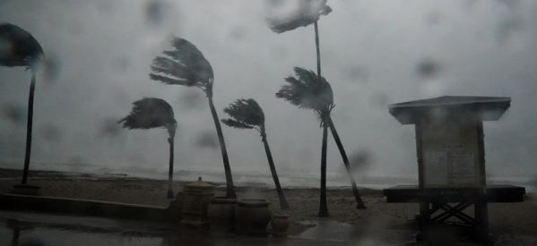 ΗΠΑ: Ο τυφώνας Φλόρενς αναβαθμίστηκε κι απειλεί τρεις πολιτείες