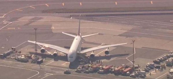 Συναγερμός στο αεροδρόμιο JFK: Αρρώστησαν 100 επιβάτες αεροσκάφους