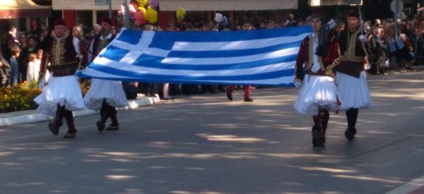 Με λαμπρότητα πραγματοποιήθηκε η παρέλαση στα Τρίκαλα