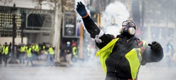 Δυνάμεις του γαλλικού στρατού συνδράμουν την αστυνομία στην αντιμετώπιση των διαμαρτυριών των «κίτρινων γιλέκων»