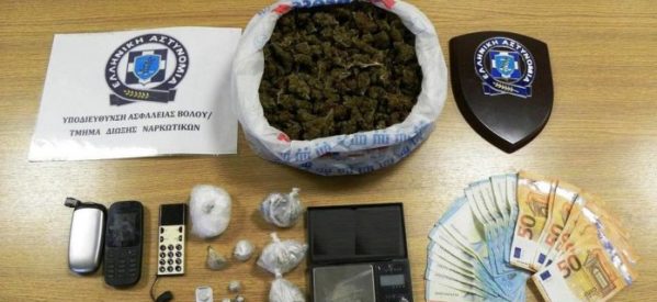 Σύλληψη 35χρονου στο Βόλο με 350 δόσεις ηρωίνης και μισό κιλό χασίς