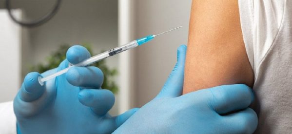 Εμβολιασμός: Ανοίγει απόψε η πλατφόρμα για την 3η δόση στους 3 μήνες