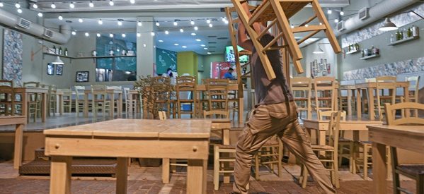 Γονατίζουν τα καταστήματα στα Τρίκαλα – «Βαρύ» το πλήγμα, έρχονται λουκέτα και απώλεια θέσεων εργασίας