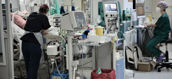 Ανεμβολίαστοι είναι το 80% στις ΜΕΘ των νοσοκομείων στη Θεσσαλία