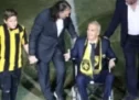 Η στιγμή που ο 92χρονος θρύλος της ΑΕΚ Κώστας Νεστορίδης μπαίνει στο νέο γήπεδο
