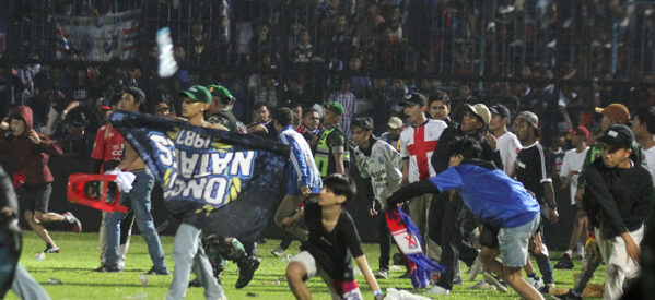Ινδονησία: Τραγωδία σε ποδοσφαιρικό αγώνα – 129 νεκροί στη διάρκεια επεισοδίων
