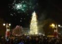 Χριστούγεννα 2022: Άναψε το χριστουγεννιάτικο δέντρο στα Τρίκαλα