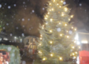 Φωταγωγήθηκε το Χριστουγεννιάτικο Δένδρο στην Πύλη