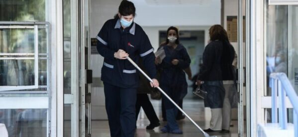 Η διοίκηση του Νοσοκομείου Τρικάλων, παραδίδει στους ιδιώτες την υπηρεσία καθαριότητας!