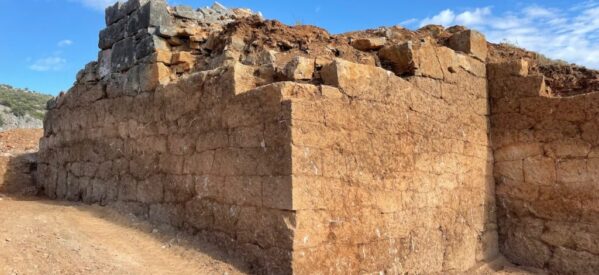 Τρίκαλα – Ένα εντυπωσιακό οχυρωματικό έργο της αρχαιότητας φέρνει στο φως η Εφορεία Αρχαιοτήτων Τρικάλων
