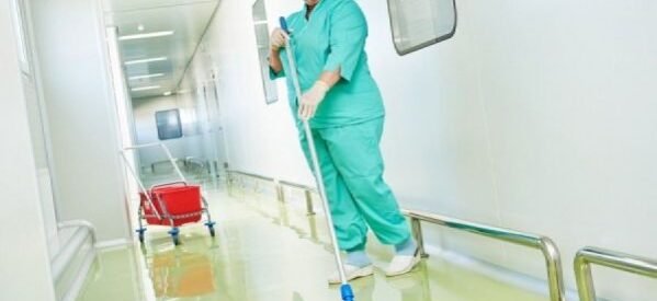 Τρίκαλα – ΜέΡΑ 25: Η «Μητσοτάκης Α.Ε.» απολύει 59 εργαζόμενους στο Νοσοκομείο Τρικάλων