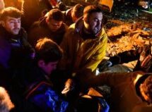 Εικόνες αποκάλυψης στην Τουρκία και τη Συρία – 8.000 ο αριθμός των θανάτων ενώ οι εκτιμήσεις για τον τελικό απολογισμό είναι τρομακτικές
