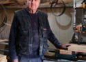 Τρίκαλα: Εργαστήριο κατασκευάζει ξύλινα προϊόντα οικιακής χρήσης με τα χέρια